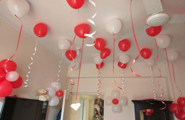 How To Plan A Cheerful Memorable New Year Party Without Spending