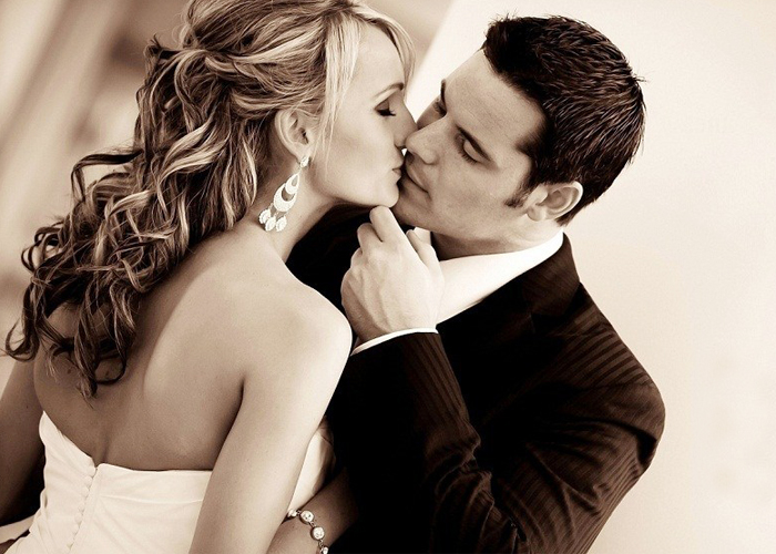 kiss day