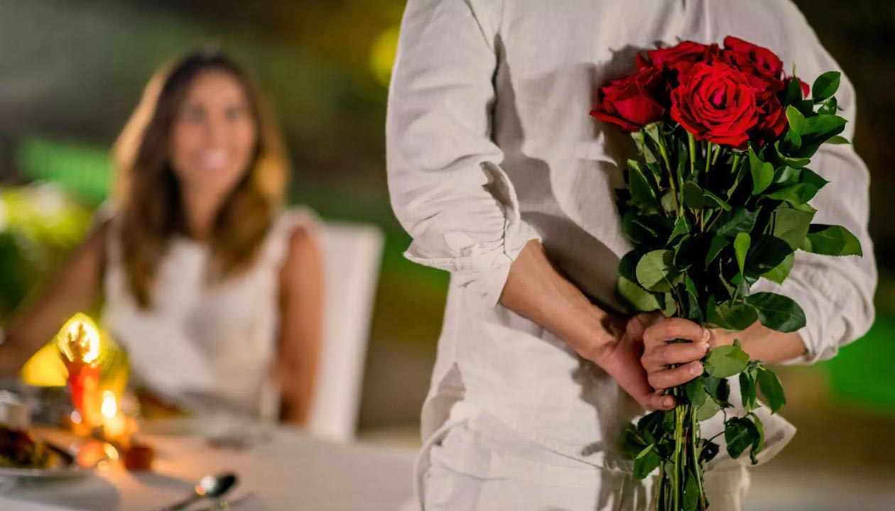 A guide to anniversary flowers for each year – Giftalove