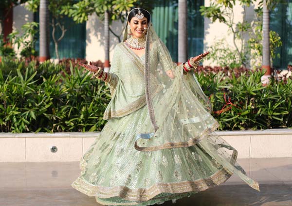 Colors in Trend for Fashionable Bridal Outfit 