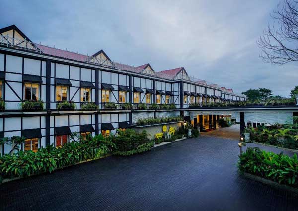 MAYFAIR Tea Resort 