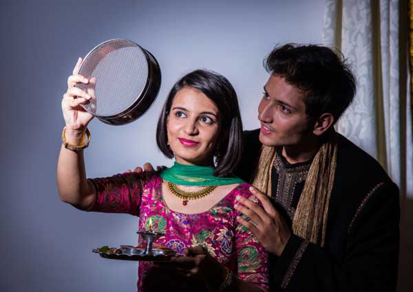 Watch Karwachauth Special Moon Together