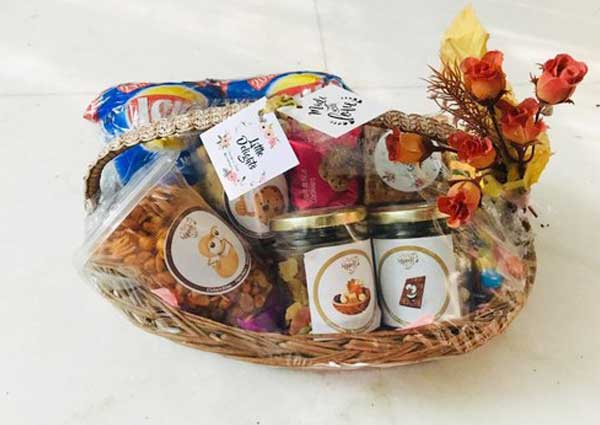 Send Gifts to India on Lohri. Celebrate Lohri with Gifts