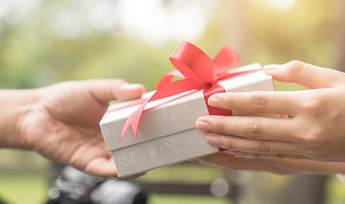 Trendy happy new year gift ideas